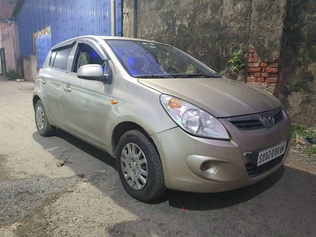 https://images10.gaadi.com/usedcar_image/4288821/original/processed_575ab9762a90e2e23f85c8131f54b7b8.jpg?imwidth=6400