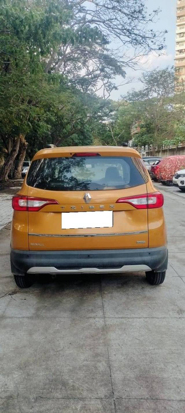 https://images10.gaadi.com/usedcar_image/4288831/original/processed_04b67376cc3fede617b5b1d06721d44d.jpg?imwidth=6402