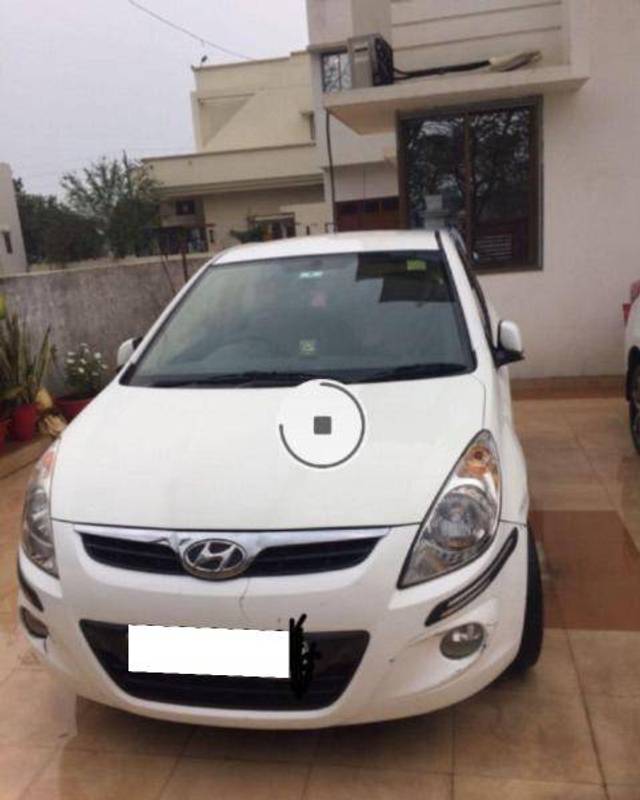 https://images10.gaadi.com/usedcar_image/4288855/original/c0edb04a38ba96a55008cd39a4eab937.jpg?imwidth=6400