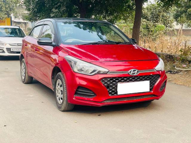 https://images10.gaadi.com/usedcar_image/4288950/original/processed_3b05aedf278c5f2d5a1b2cd72f5324cd.jpg?imwidth=6400