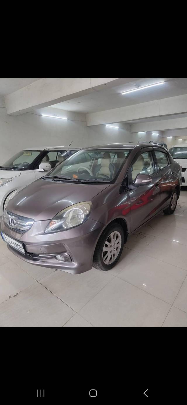 https://images10.gaadi.com/usedcar_image/4288961/original/processed_5e696433902c22a1802b9b0d88b541d8.jpg?imwidth=6402