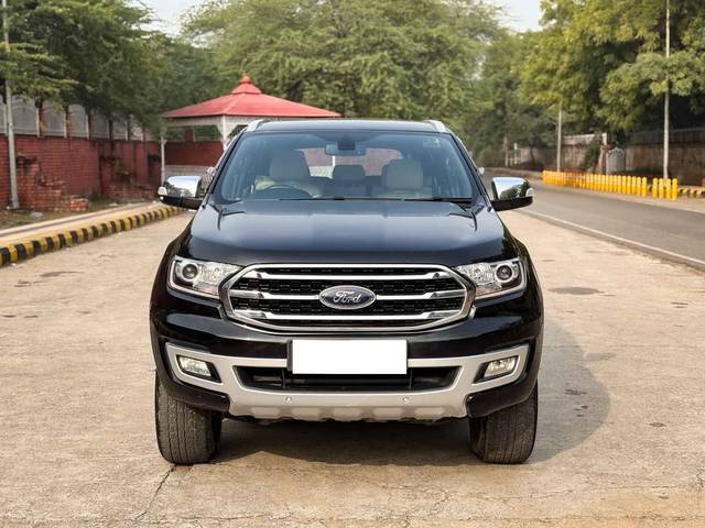 https://images10.gaadi.com/usedcar_image/4288977/original/processed_8d676fc23249d72ee7b3aed91e7b1cb0.jpg?imwidth=6400