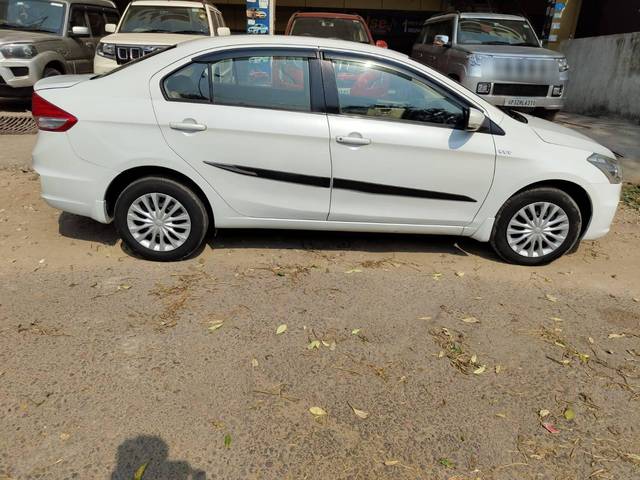 https://images10.gaadi.com/usedcar_image/4289003/original/processed_2c1687f2523adbf00e9c1ee2ce4dd7f0.jpg?imwidth=6401