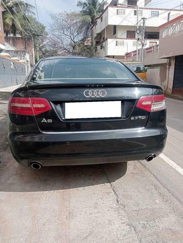 https://images10.gaadi.com/usedcar_image/4289007/original/processed_a5301f9c25b3f1db75921a2bd3da7a25.jpg?imwidth=6402