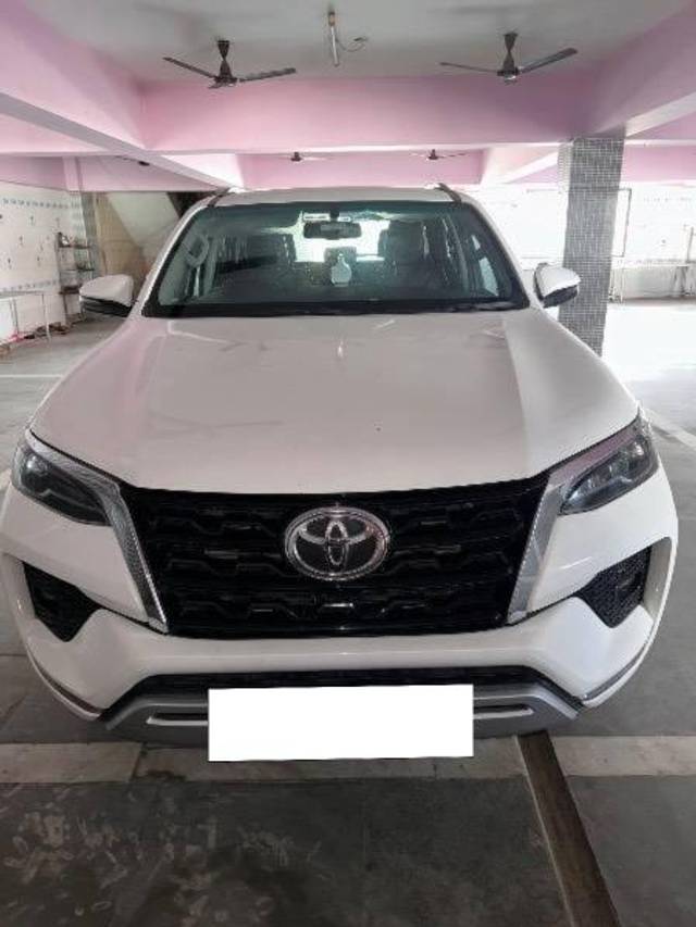 https://images10.gaadi.com/usedcar_image/4289091/original/processed_95fa5bad-41c6-4b7e-8ba1-b3a97af42297.jpeg?imwidth=6400