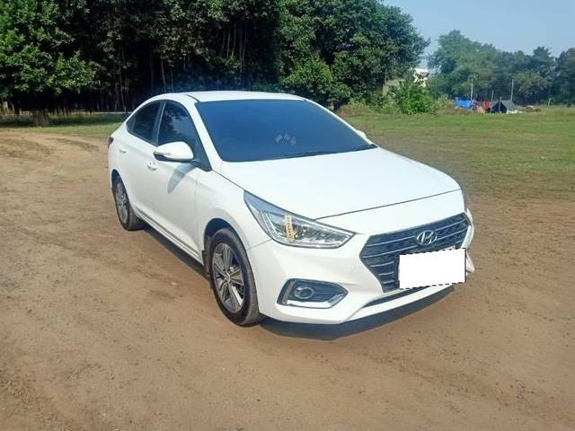 https://images10.gaadi.com/usedcar_image/4289100/original/processed_261a95fb-7b9b-4a90-80ff-a4a745288692.jpeg?imwidth=6400