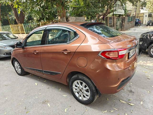 https://images10.gaadi.com/usedcar_image/4289147/original/processed_55412ba38c9127596d27f1d187d99ccf.jpg?imwidth=6402