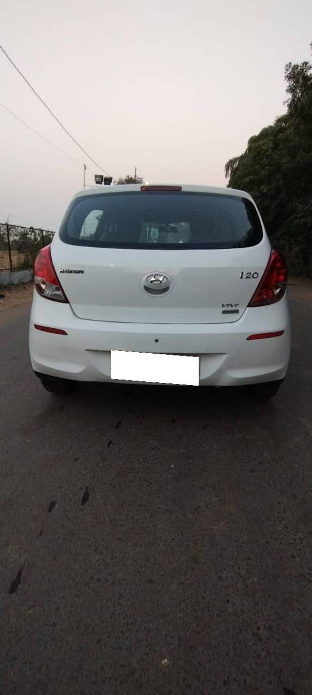 https://images10.gaadi.com/usedcar_image/4289150/original/processed_1752c541c81a932055a84323afcd5dd0.jpg?imwidth=6401