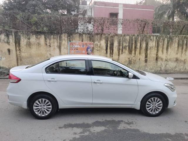 https://images10.gaadi.com/usedcar_image/4289191/original/processed_c4d2da6258373cedc3848379c1c10714.jpg?imwidth=6401