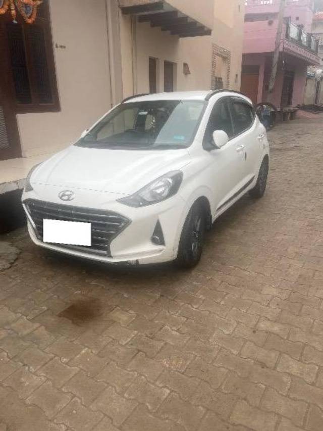 https://images10.gaadi.com/usedcar_image/4289194/original/processed_e7770d0f-99b2-4757-a532-a34719fb6369.jpg?imwidth=6400