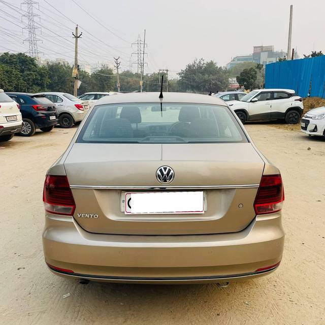 https://images10.gaadi.com/usedcar_image/4289218/original/processed_cf76b496e07dc000b15bc54a5f061453.jpg?imwidth=6401