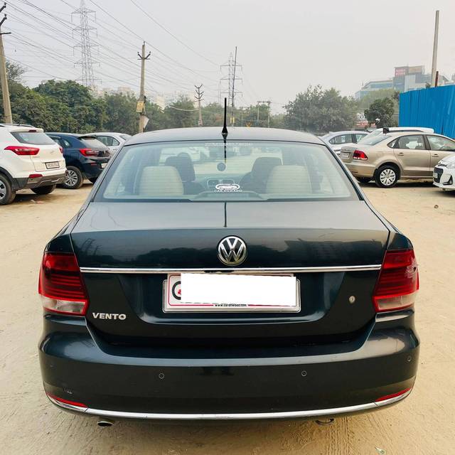 https://images10.gaadi.com/usedcar_image/4289223/original/processed_e62fc6ca297c8e3c58e70ad1b93f1add.jpg?imwidth=6401