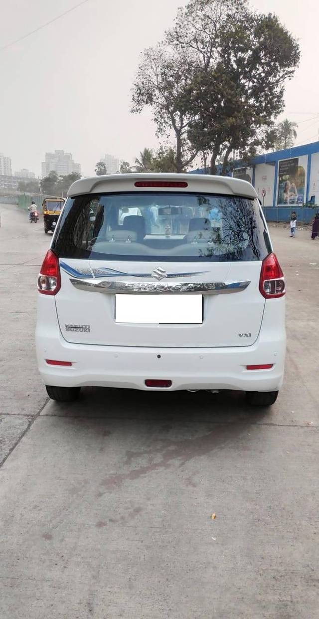 https://images10.gaadi.com/usedcar_image/4289275/original/processed_bde90d7b9ddaf86e662a81ef2c2668de.jpg?imwidth=6402