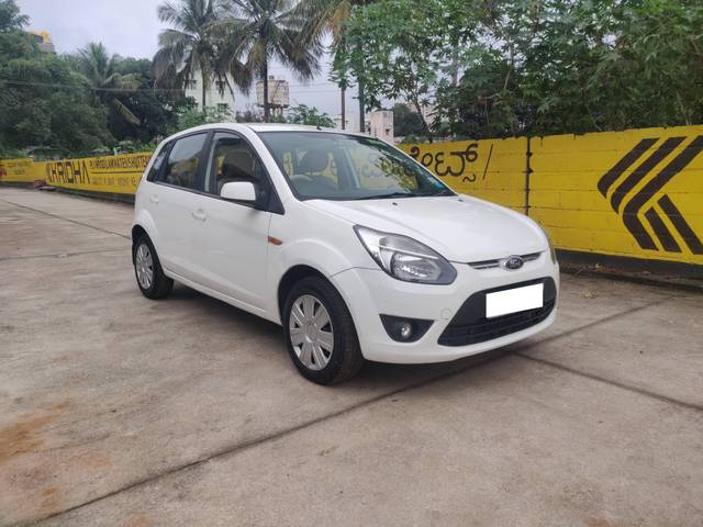 https://images10.gaadi.com/usedcar_image/4289335/original/processed_07096218bb84d12420dcd3e16769a8ec.jpg?imwidth=6400