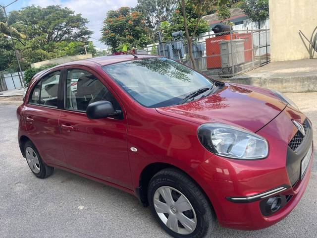 https://images10.gaadi.com/usedcar_image/4289344/original/processed_883bb3081ee4dd85eca25ba0da7561ba.jpg?imwidth=6400