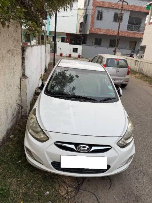 https://images10.gaadi.com/usedcar_image/4289430/original/processed_bdd7d362-b5b4-43d8-81d2-bd39fe32d986.jpeg?imwidth=6402