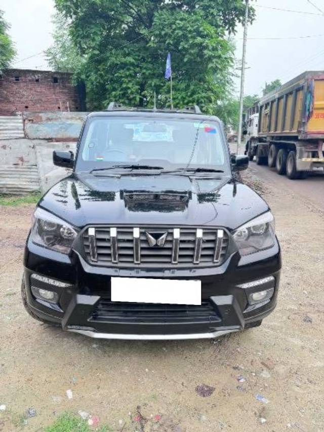 https://images10.gaadi.com/usedcar_image/4289526/original/processed_46c43b35-fd54-4c8f-95d4-6541a787b185.jpg?imwidth=6400