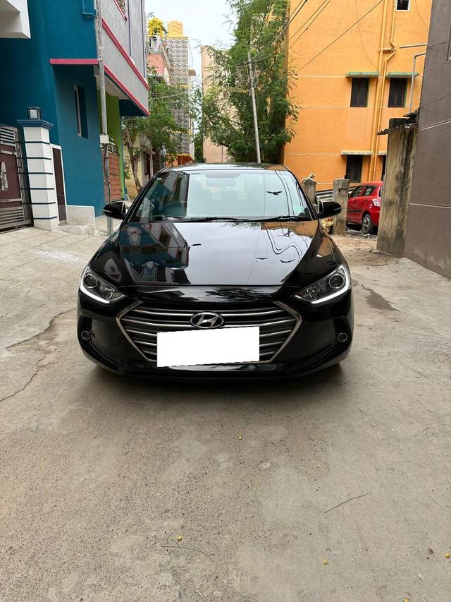 https://images10.gaadi.com/usedcar_image/4289544/original/processed_182822350dd55ad88b6faedc27bbc75f.jpg?imwidth=6402