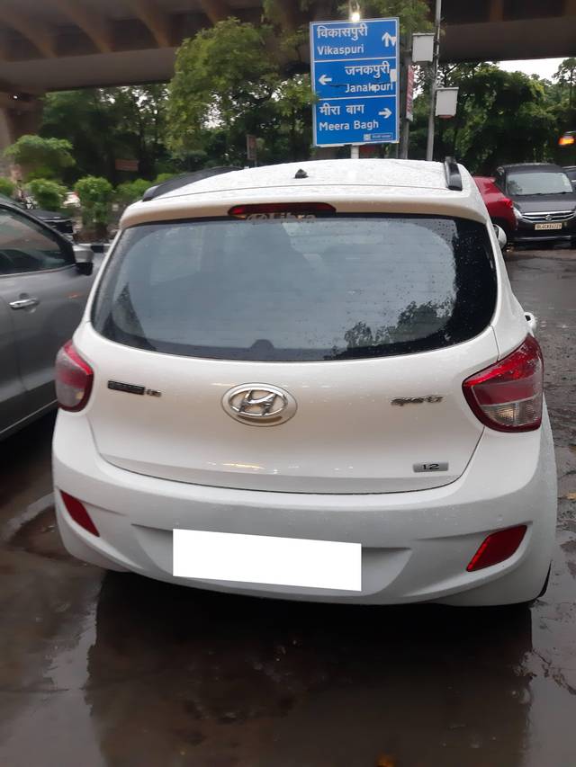 https://images10.gaadi.com/usedcar_image/4289581/original/processed_0d9cab53712fdcfac210cd571ffc3f55.jpg?imwidth=6401