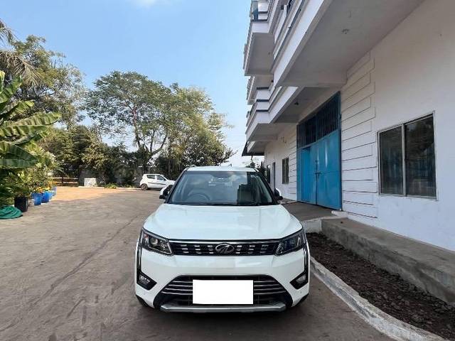 https://images10.gaadi.com/usedcar_image/4289582/original/processed_17dc403e-c646-42f3-a682-cff0754bc0db.jpeg?imwidth=6401