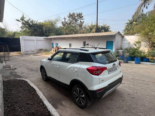 https://images10.gaadi.com/usedcar_image/4289582/original/processed_b941bd3f-e2e9-410d-b4dd-ee049e0b617f.jpeg?imwidth=6402