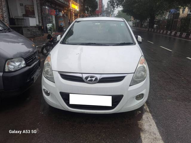 https://images10.gaadi.com/usedcar_image/4289588/original/processed_11cebcce7102bc874555f7d94d939617.jpg?imwidth=6400