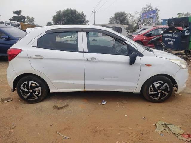 https://images10.gaadi.com/usedcar_image/4289649/original/processed_714d4219-aa24-4915-94bb-efff0147cdce.jpg?imwidth=6401