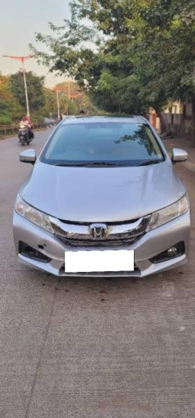 https://images10.gaadi.com/usedcar_image/4289650/original/processed_65ecb3d8-247f-4338-b6a2-b490da3992c6.jpg?imwidth=6400