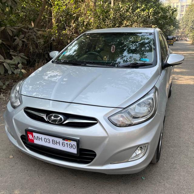 https://images10.gaadi.com/usedcar_image/4289657/original/processed_c1b0be7fe105027b86ad71655361f081.jpg?imwidth=6400