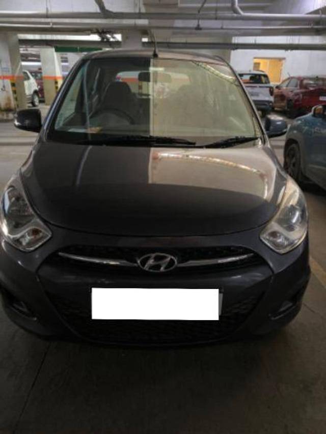 https://images10.gaadi.com/usedcar_image/4289676/original/0e7e99a827332a3c6aeb854625c20420.jpg?imwidth=6400