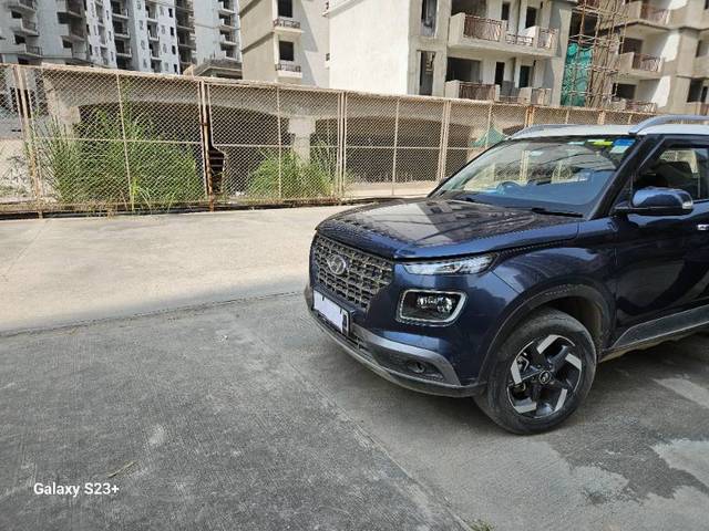 https://images10.gaadi.com/usedcar_image/4289682/original/4a615f5687eba353c15a60cf37a78ab2.jpg?imwidth=6400