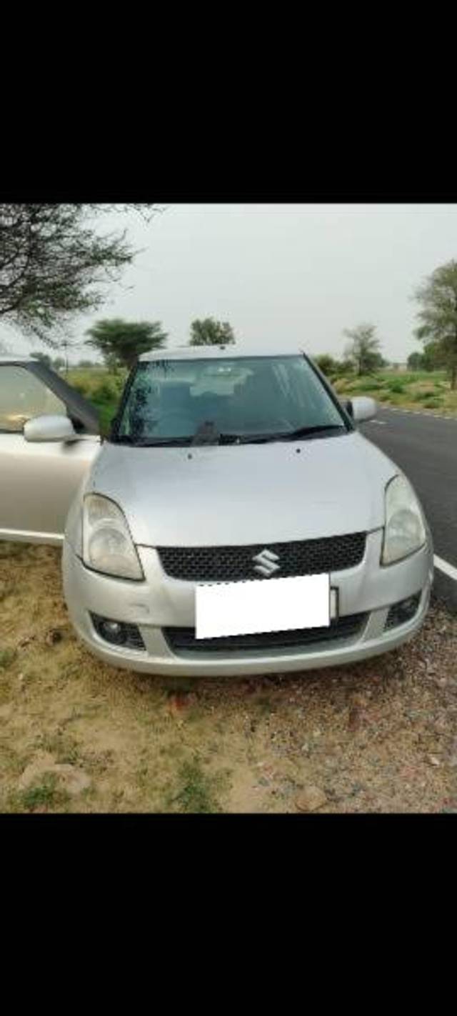 https://images10.gaadi.com/usedcar_image/4289693/original/processed_77da7e39-863c-46bf-bf22-89a2f3937190.jpg?imwidth=6400