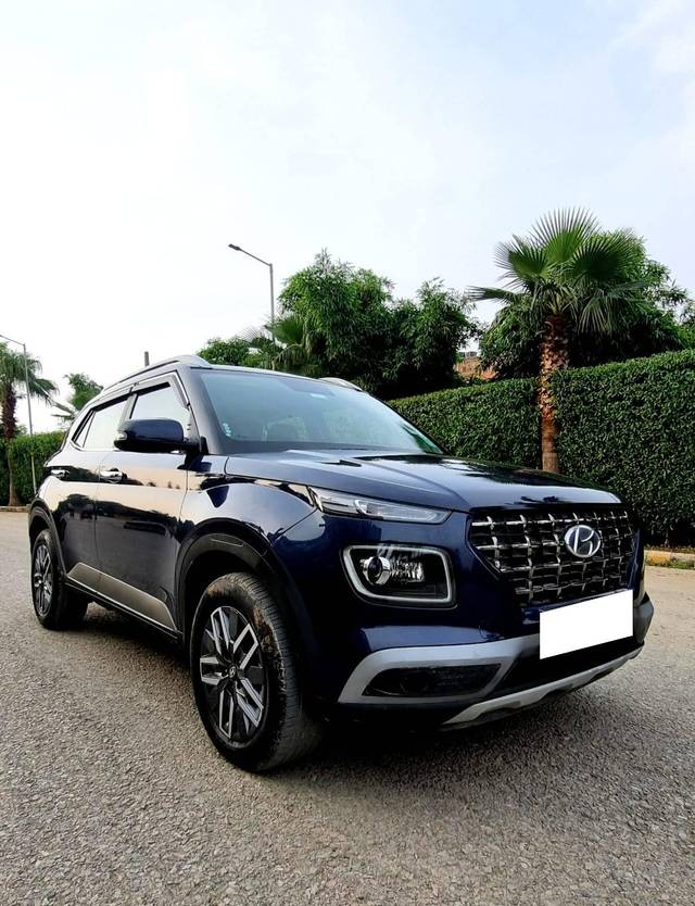 https://images10.gaadi.com/usedcar_image/4289747/original/processed_aad2bc0d65a4c5a436c57928c500bd1c.jpg?imwidth=6400