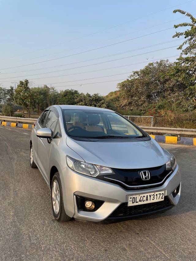 https://images10.gaadi.com/usedcar_image/4289820/original/processed_5280d86852567bb369f2a409056f3103.jpg?imwidth=6400