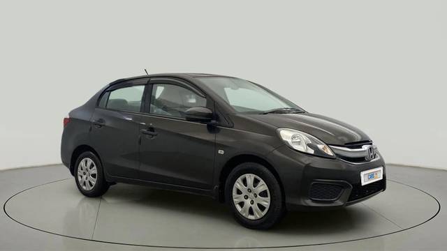 https://images10.gaadi.com/usedcar_image/4289915/original/b9736f2ea0a054b5b46b8f4a8dfa3c56.jpg?imwidth=6400