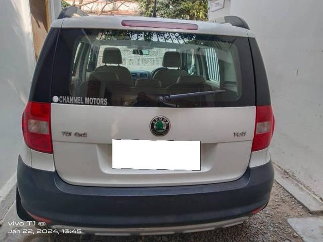 https://images10.gaadi.com/usedcar_image/4289917/original/processed_668b1ba5-e01a-42a9-a26f-66390cb71bf1.jpg?imwidth=6401