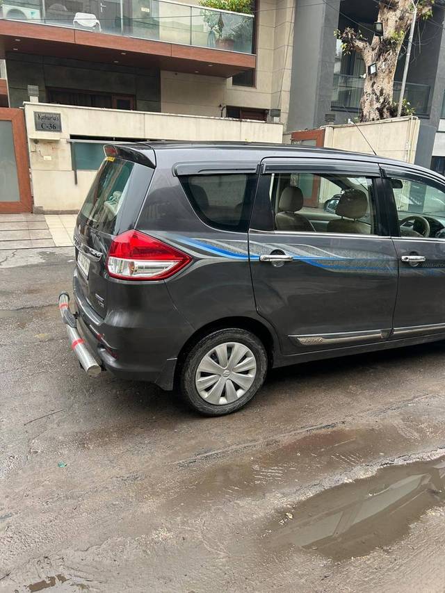 https://images10.gaadi.com/usedcar_image/4289973/original/processed_c9c71af6aea4a14d4f7f6b5be82be952.jpg?imwidth=6401