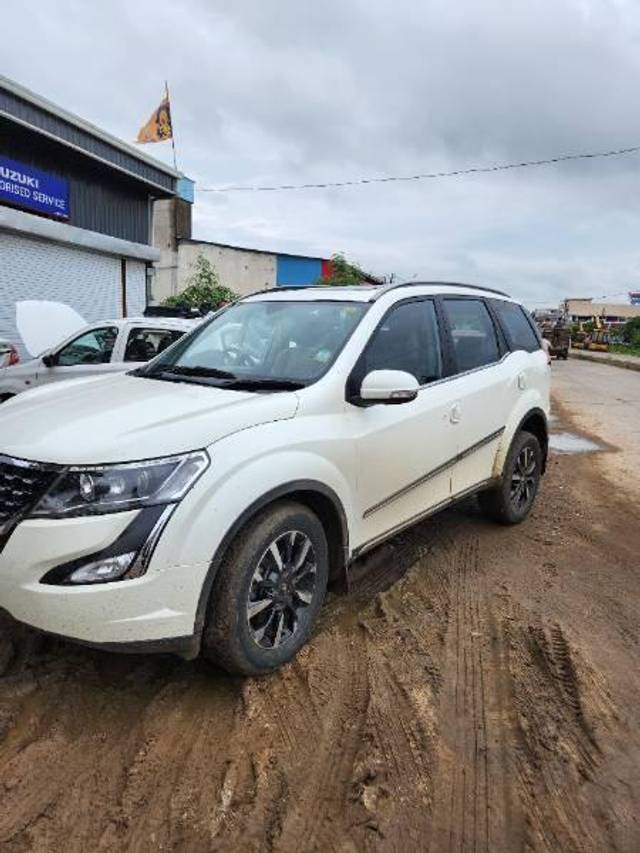 https://images10.gaadi.com/usedcar_image/4290041/original/processed_e0ce9f70-5172-461e-9e08-ac80b4756162.jpg?imwidth=6400