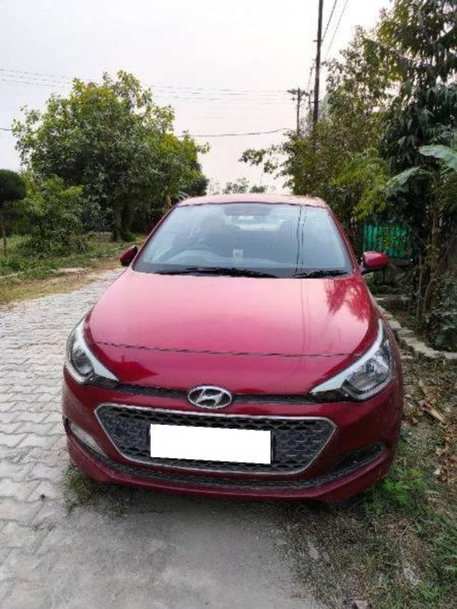 https://images10.gaadi.com/usedcar_image/4290060/original/processed_2e070049-e03a-4381-afc9-b5c52bc014d5.jpg?imwidth=6400