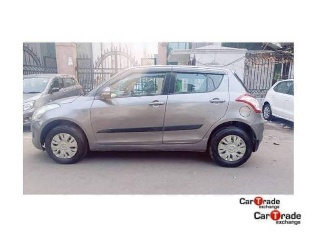 https://images10.gaadi.com/usedcar_image/4290160/original/processed_d4df013847d1577a863386dbc1e6b4f2.png?imwidth=6402