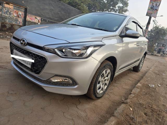 https://images10.gaadi.com/usedcar_image/4290181/original/processed_05a6372dd01c372d358112b278649244.jpg?imwidth=6400