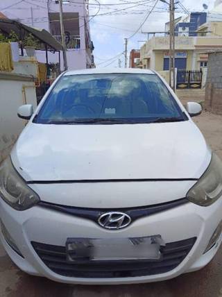 Hyundai i20 2012-2014 Hyundai i20 Sportz 1.4 CRDi