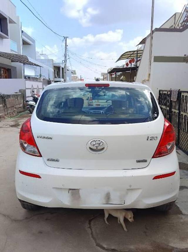 https://images10.gaadi.com/usedcar_image/4290182/original/processed_f0ceacb3-fab5-4b4d-a509-9538411249ce.jpg?imwidth=6401