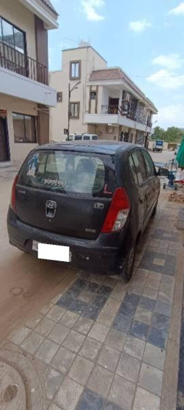 https://images10.gaadi.com/usedcar_image/4290199/original/processed_d1329708-027c-4558-9ff2-8c27bf6a6e88.jpg?imwidth=6400