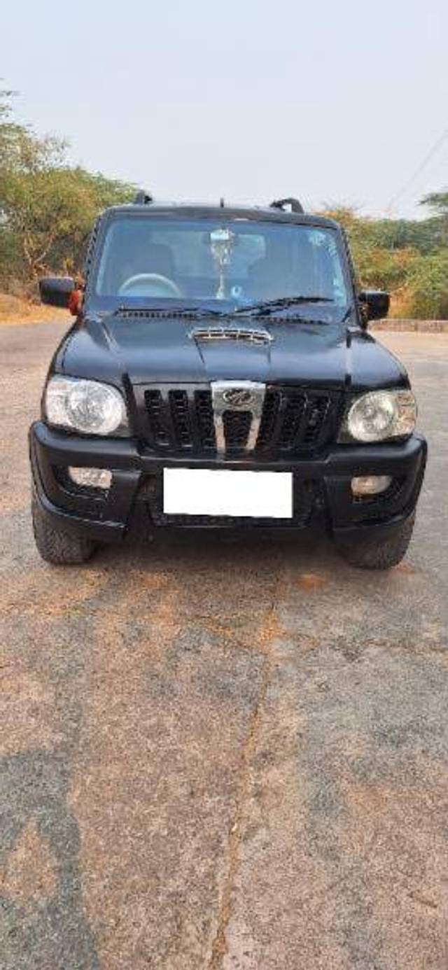 https://images10.gaadi.com/usedcar_image/4290218/original/624ebfdb18f9cadd57ab39566a5436cc.jpg?imwidth=6400