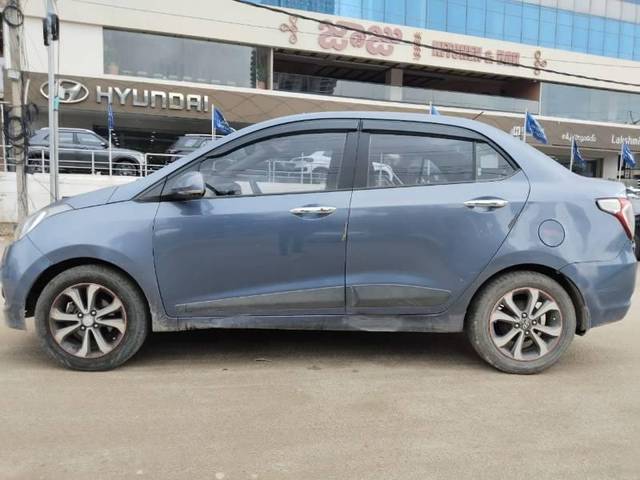 https://images10.gaadi.com/usedcar_image/4290269/original/processed_ef085347-6052-4627-a1c3-63014d3d9bcf.jpg?imwidth=6402