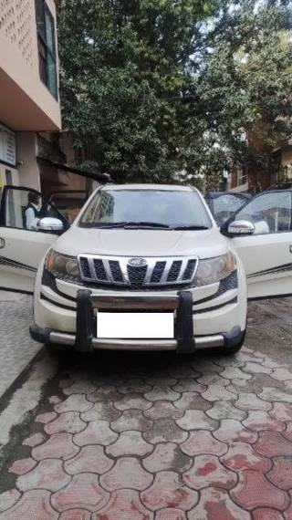 Mahindra XUV500 2011-2015 Mahindra XUV500 1.99 FWD W8