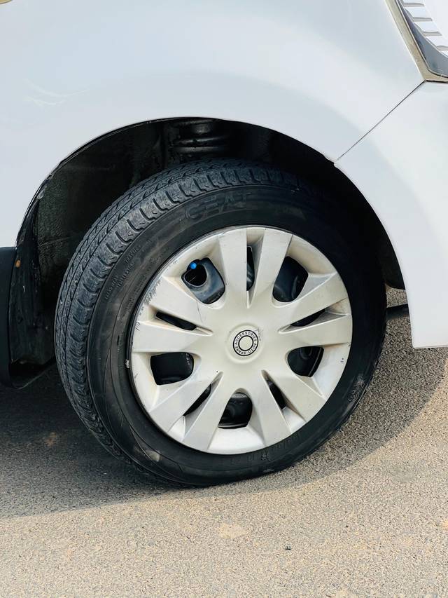 https://images10.gaadi.com/usedcar_image/4290327/original/processed_88ee60e1f49c4df3841976015395db38.jpeg?imwidth=6402