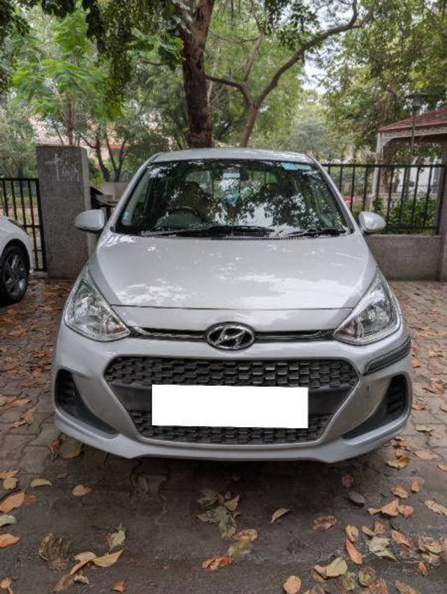 https://images10.gaadi.com/usedcar_image/4290370/original/00a81abc73178bf2f76cd9a6b0adbeed.jpg?imwidth=6400