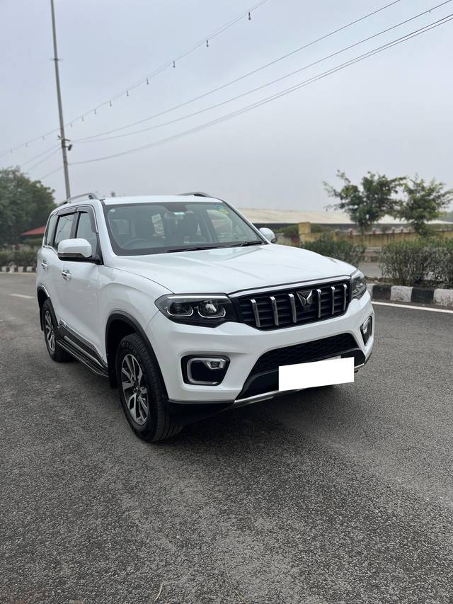 https://images10.gaadi.com/usedcar_image/4290399/original/processed_a807e63df317b2b14920ed31c262d55f.jpg?imwidth=6400